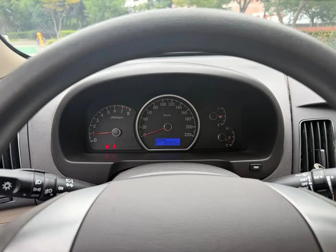Hyundai Elantra 2011 1.6L Automatic Comfort Model — миниатюра 7