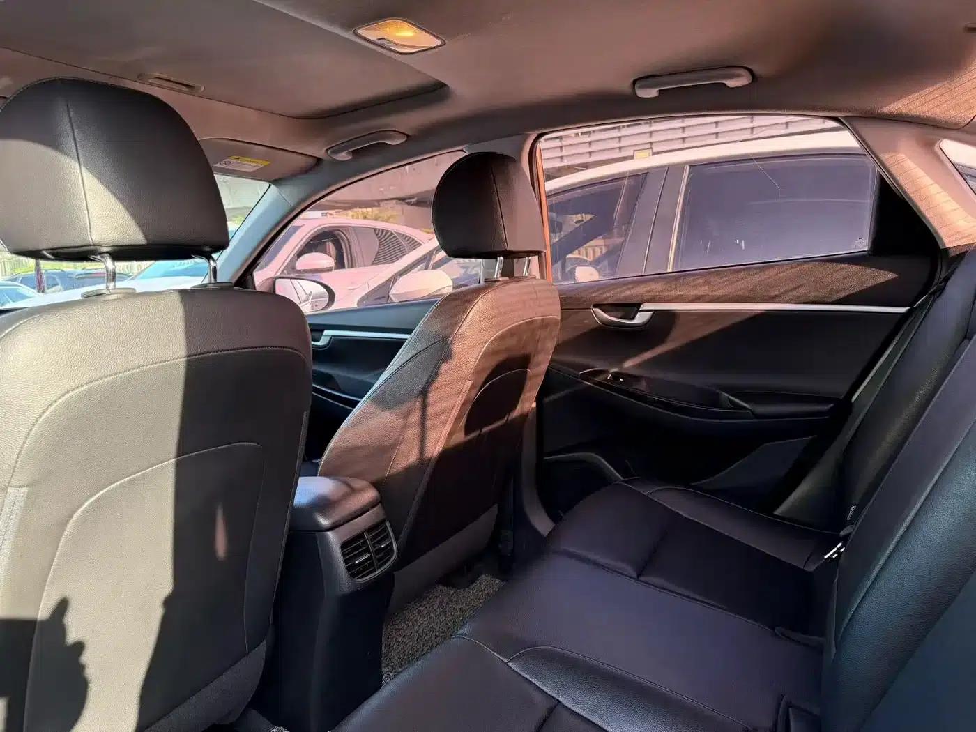 Hyundai Elantra 2017 1.6L Automatic Joyful Edition DLX — миниатюра 5