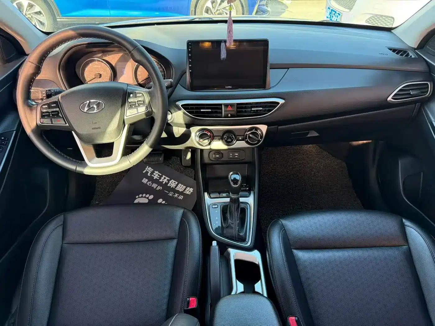 Hyundai Elantra 2017 1.6L Automatic Joyful Edition DLX — миниатюра 6