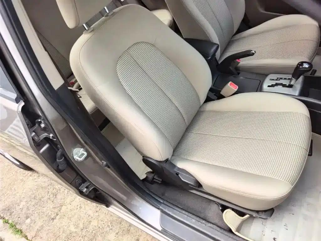 Hyundai Elantra 2015 1.6L Automatic Comfort Edition — миниатюра 25