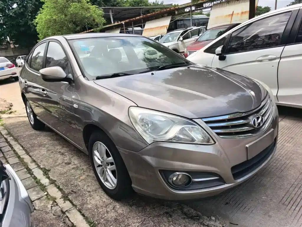 Hyundai Elantra 2015 1.6L Automatic Comfort Edition — миниатюра 4