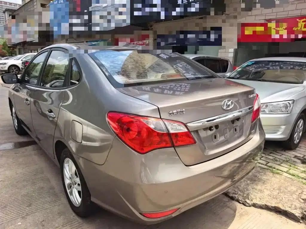 Hyundai Elantra 2015 1.6L Automatic Comfort Edition — миниатюра 5