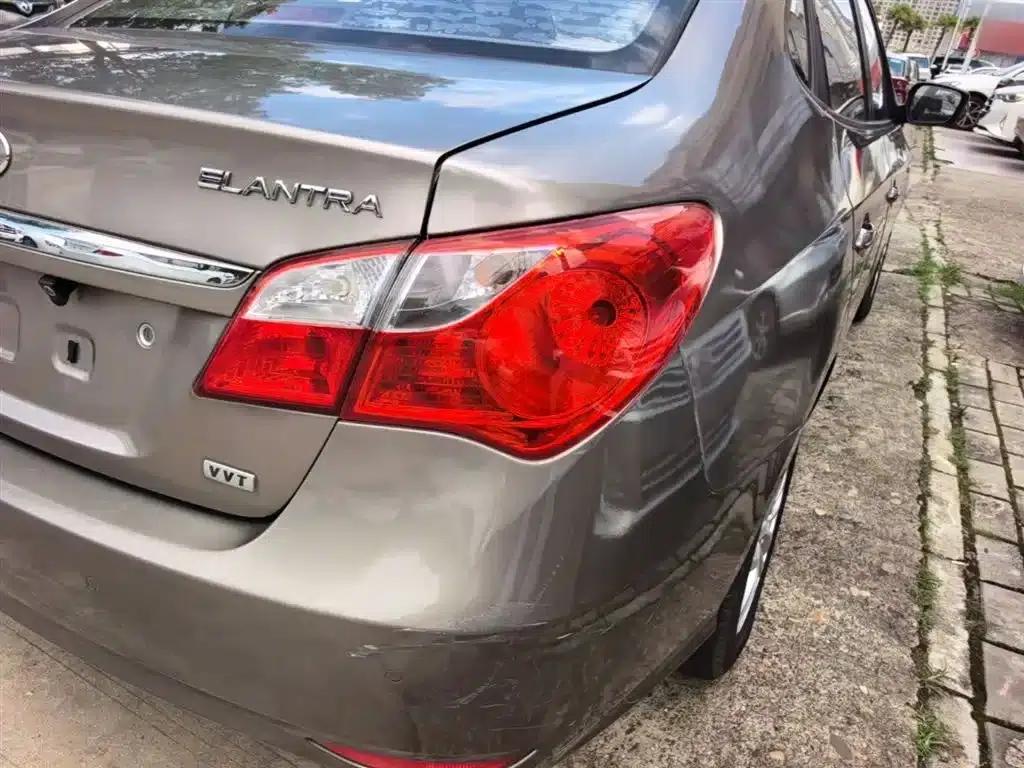 Hyundai Elantra 2015 1.6L Automatic Comfort Edition — миниатюра 8