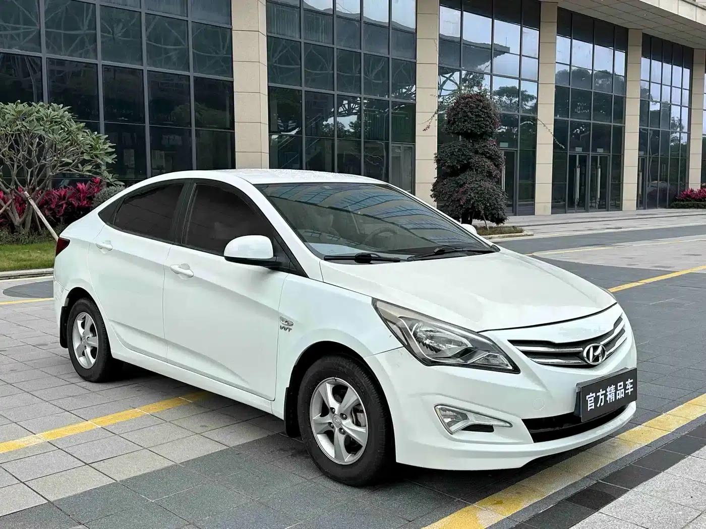 2016 Hyundai Reina 1.4L Automatic Intelligent GLS — миниатюра 2