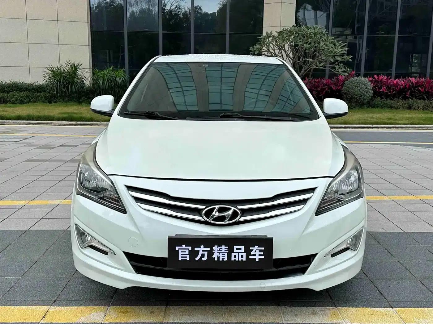 2016 Hyundai Reina 1.4L Automatic Intelligent GLS — миниатюра 3