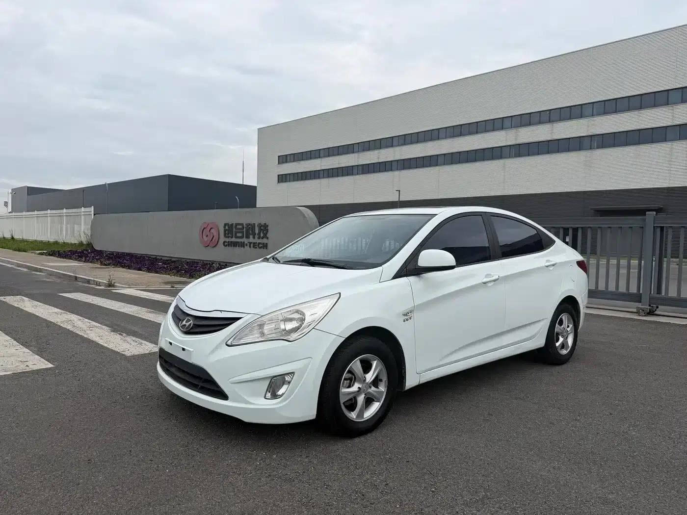 2014 Hyundai Reina 1.4L Automatic Intelligent GLS — миниатюра 1