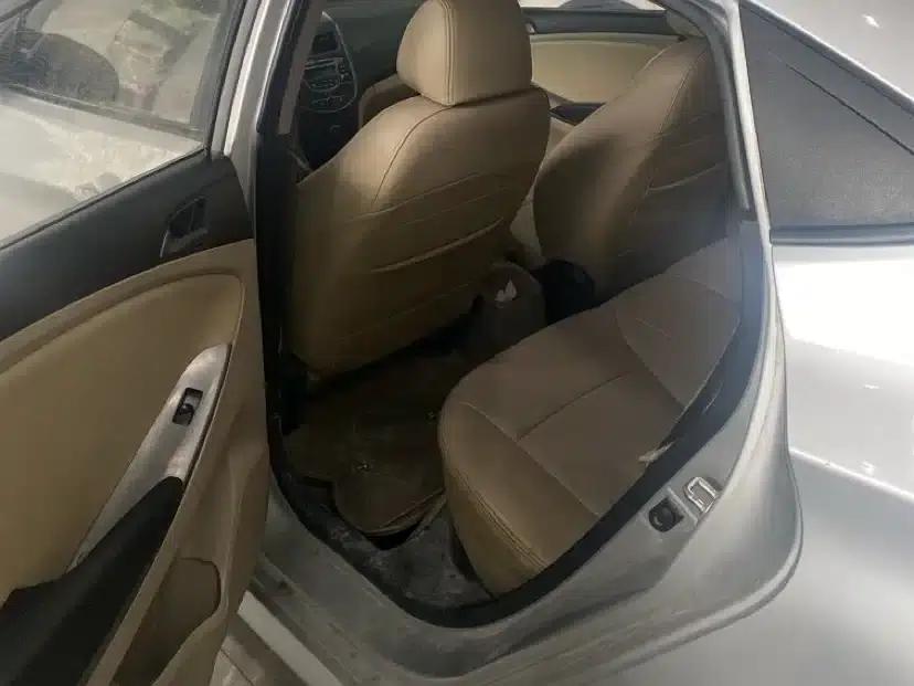 2014 Hyundai Reina 1.4L Manual Intelligent GLS — миниатюра 11