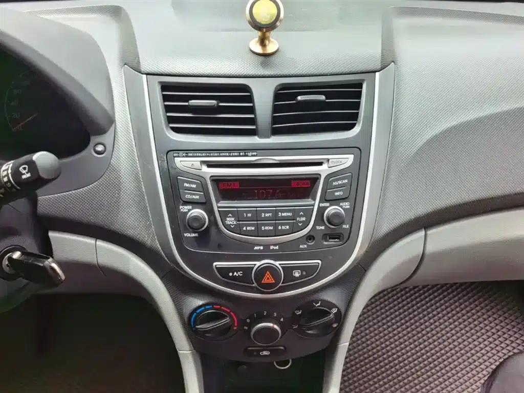 2016 Hyundai Reina 1.4L Automatic Intelligent GLS — миниатюра 13