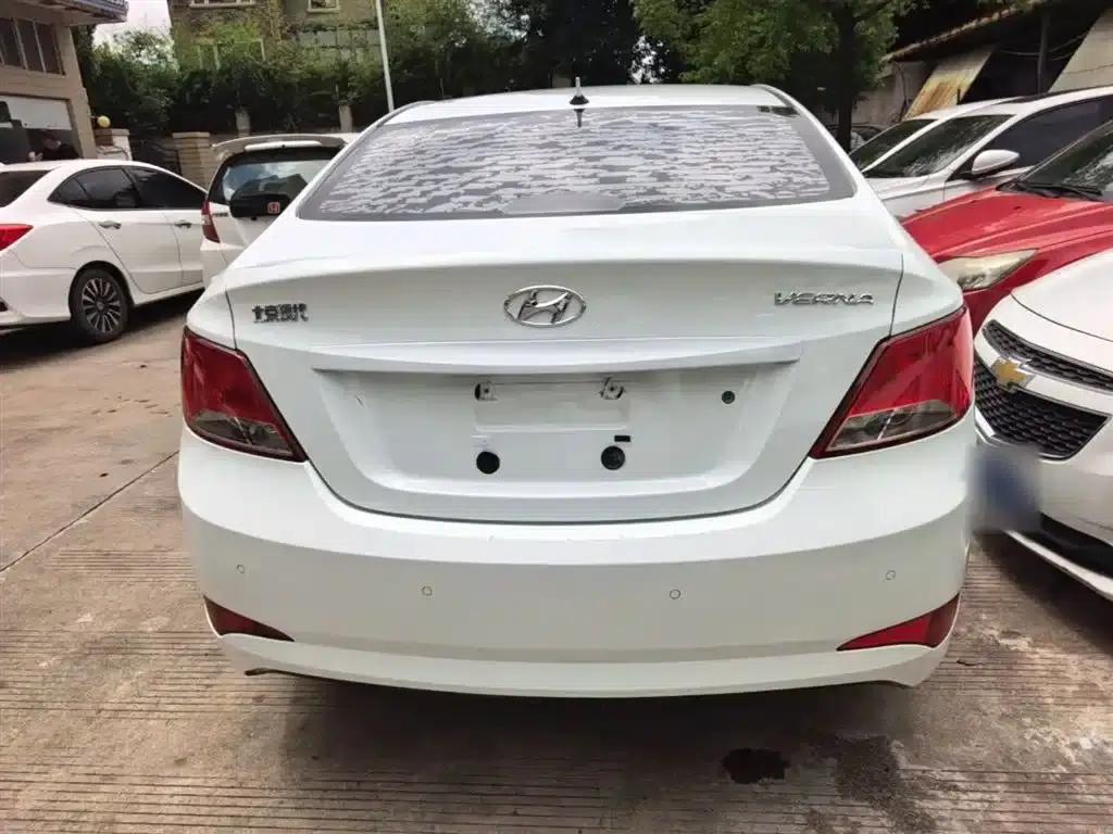 2016 Hyundai Reina 1.4L Automatic Intelligent GLS — миниатюра 6