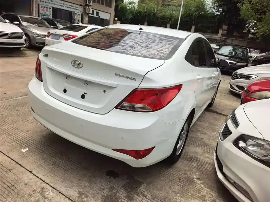 2016 Hyundai Reina 1.4L Automatic Intelligent GLS — миниатюра 7