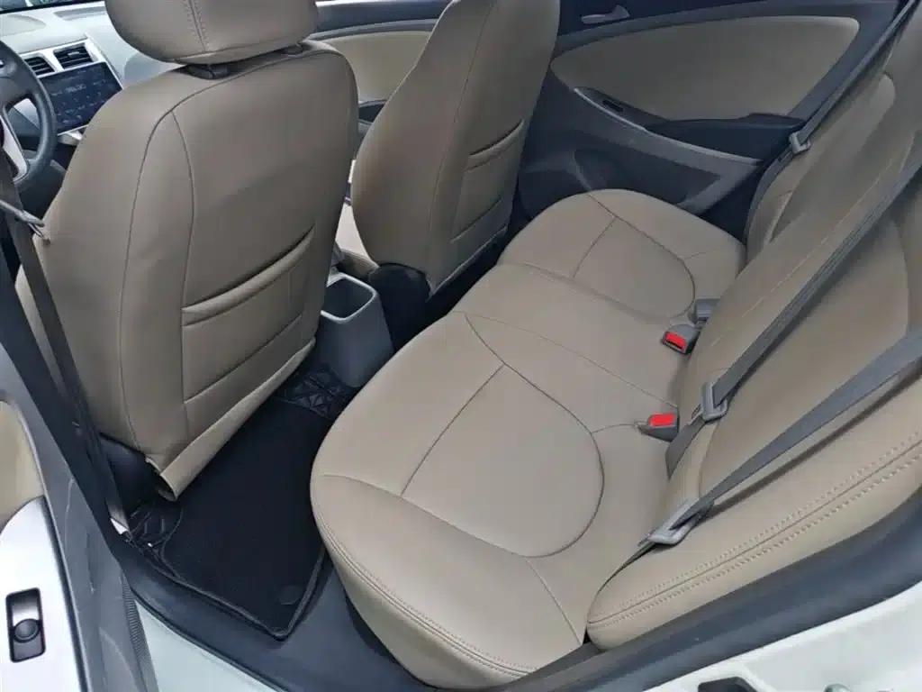 2016 Hyundai Reina 1.4L Automatic Intelligent GLS — миниатюра 17