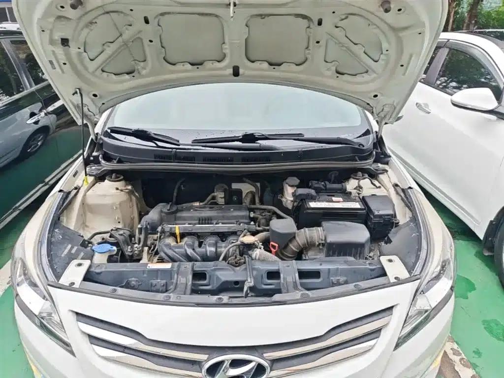2016 Hyundai Reina 1.4L Automatic Intelligent GLS — миниатюра 20