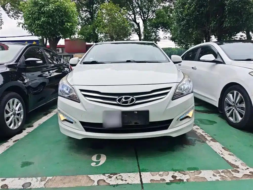 2016 Hyundai Reina 1.4L Automatic Intelligent GLS — миниатюра 3