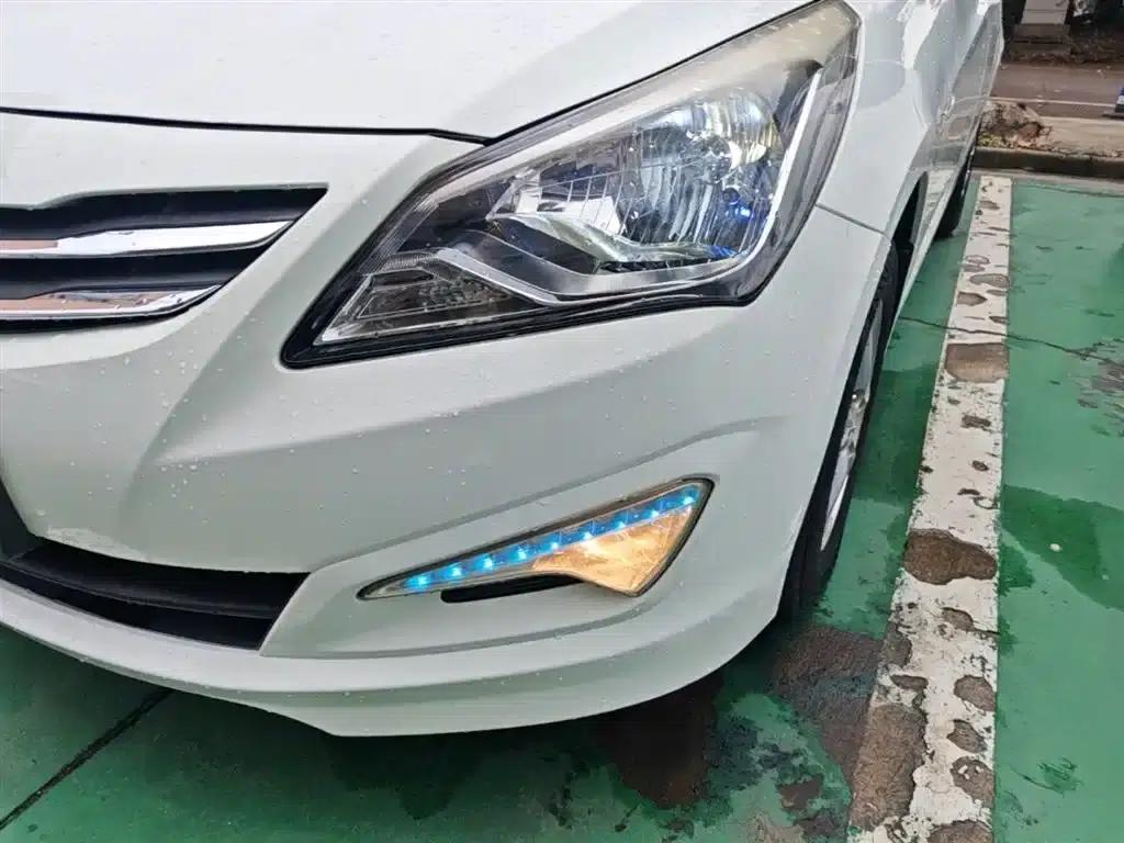 2016 Hyundai Reina 1.4L Automatic Intelligent GLS — миниатюра 24