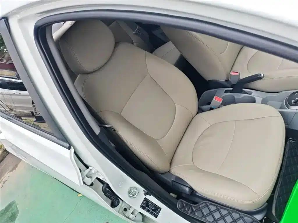 2016 Hyundai Reina 1.4L Automatic Intelligent GLS — миниатюра 25