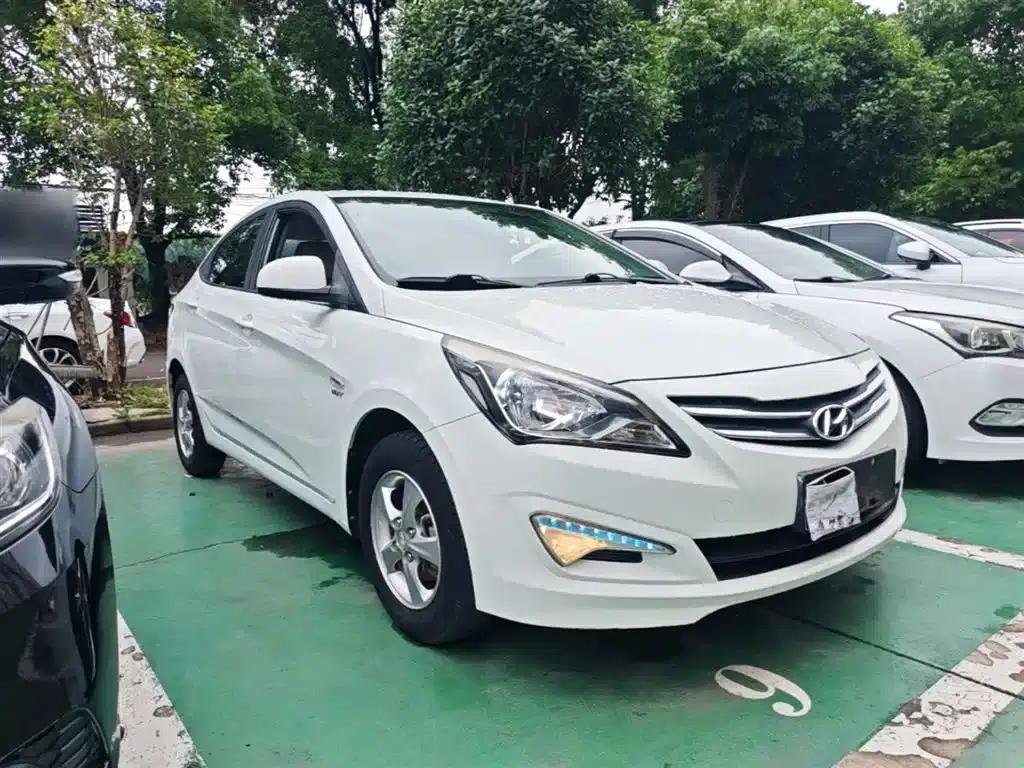 2016 Hyundai Reina 1.4L Automatic Intelligent GLS — миниатюра 4