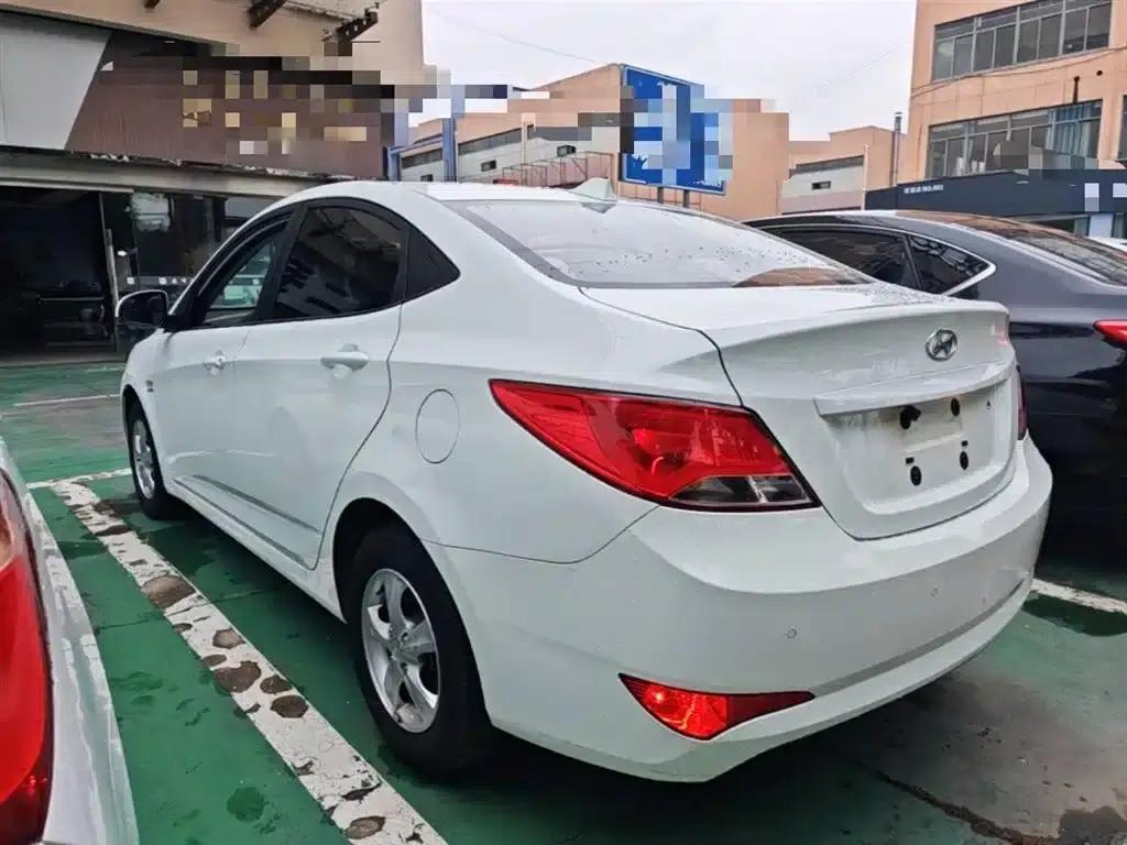 2016 Hyundai Reina 1.4L Automatic Intelligent GLS — миниатюра 5