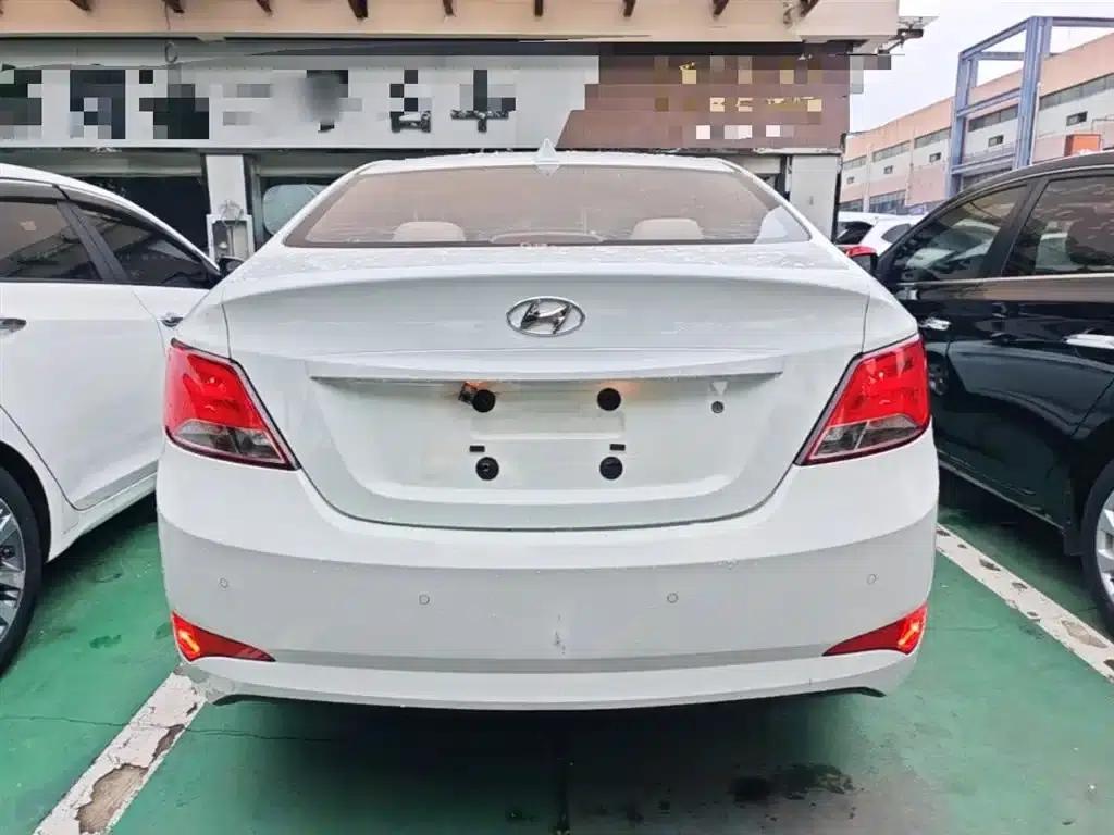 2016 Hyundai Reina 1.4L Automatic Intelligent GLS — миниатюра 6