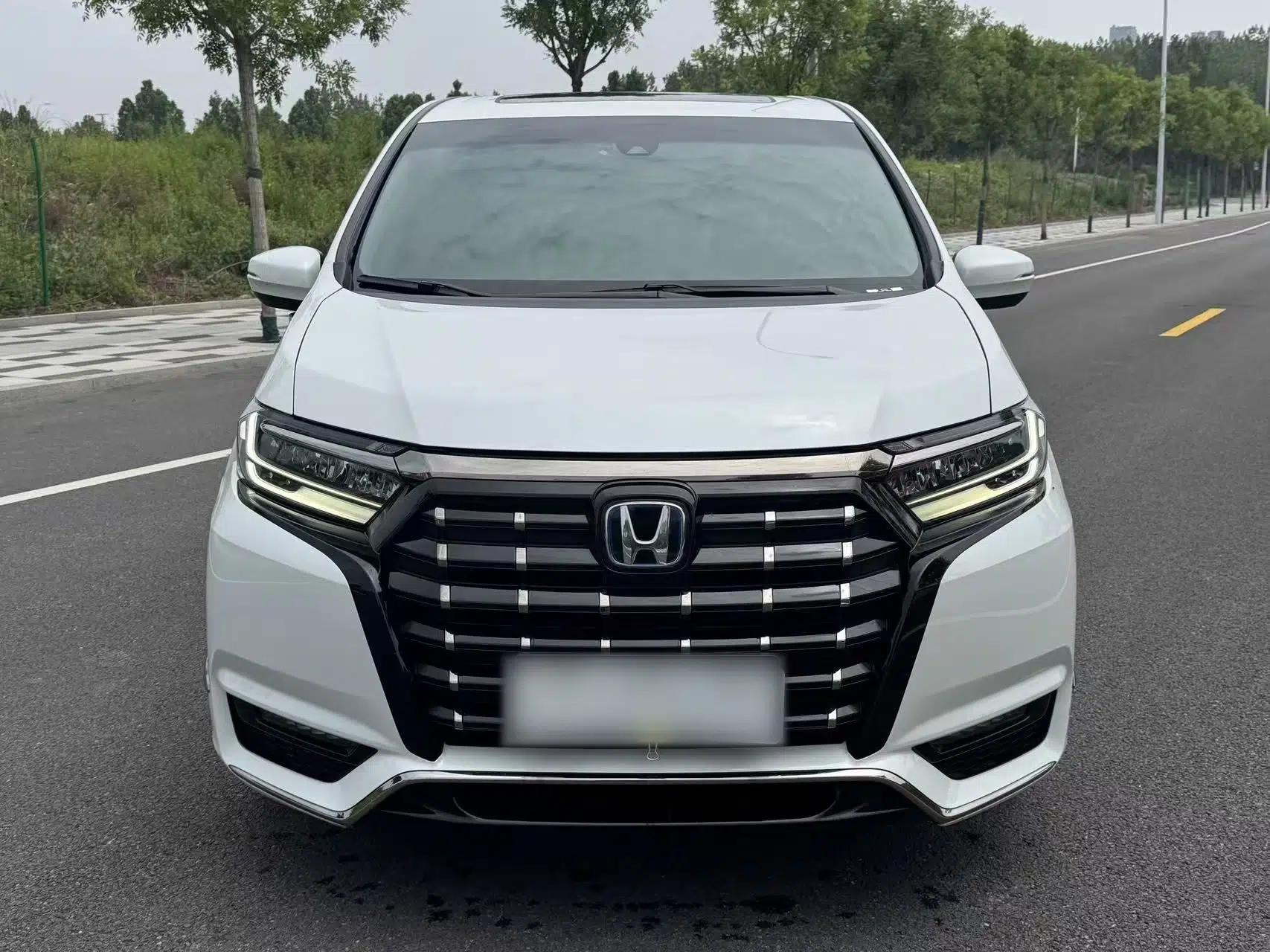 Honda Elysion 2022 2.0L eHEV Luxury Edition — миниатюра 2