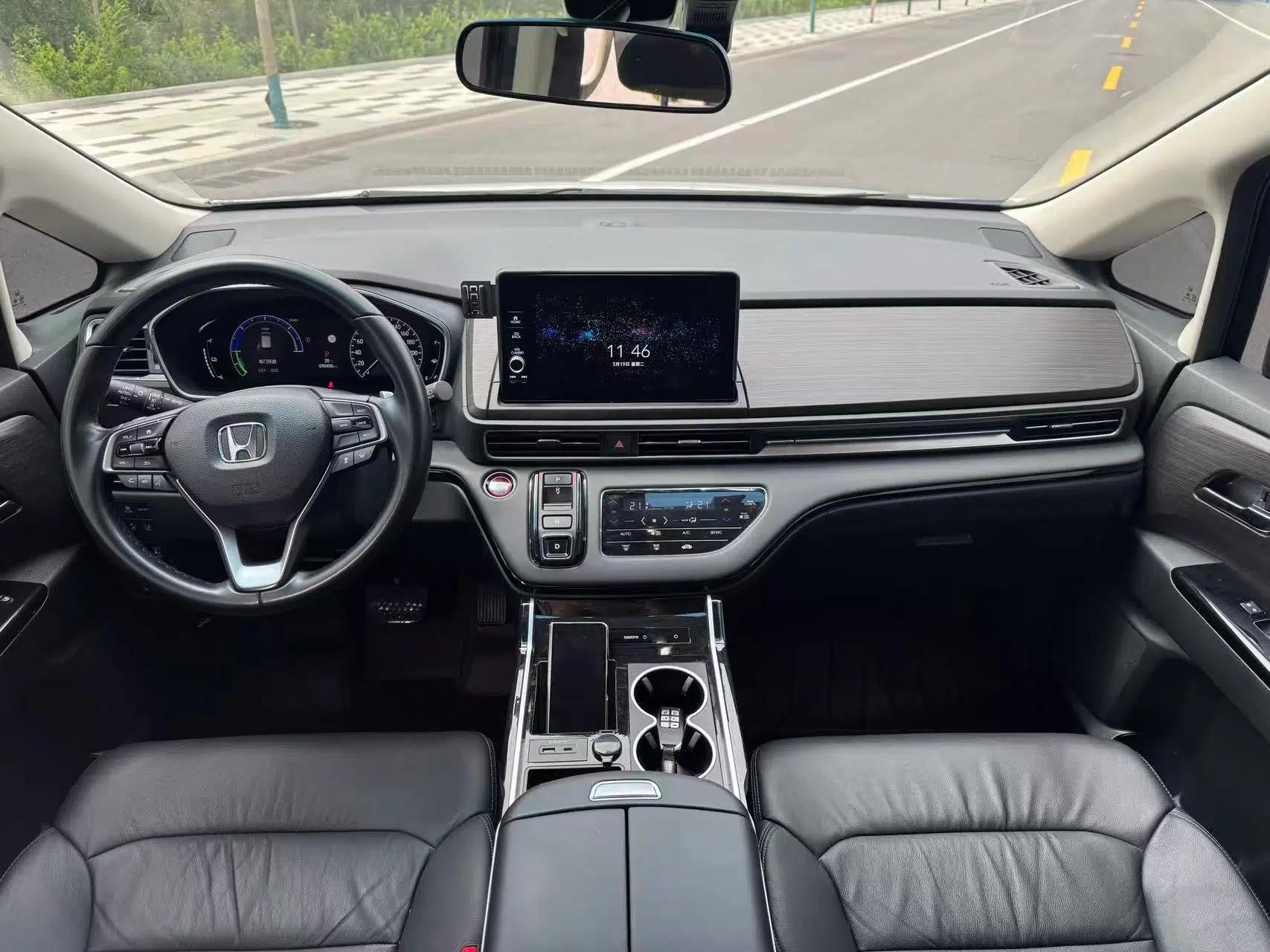 Honda Elysion 2022 2.0L eHEV Luxury Edition — миниатюра 7