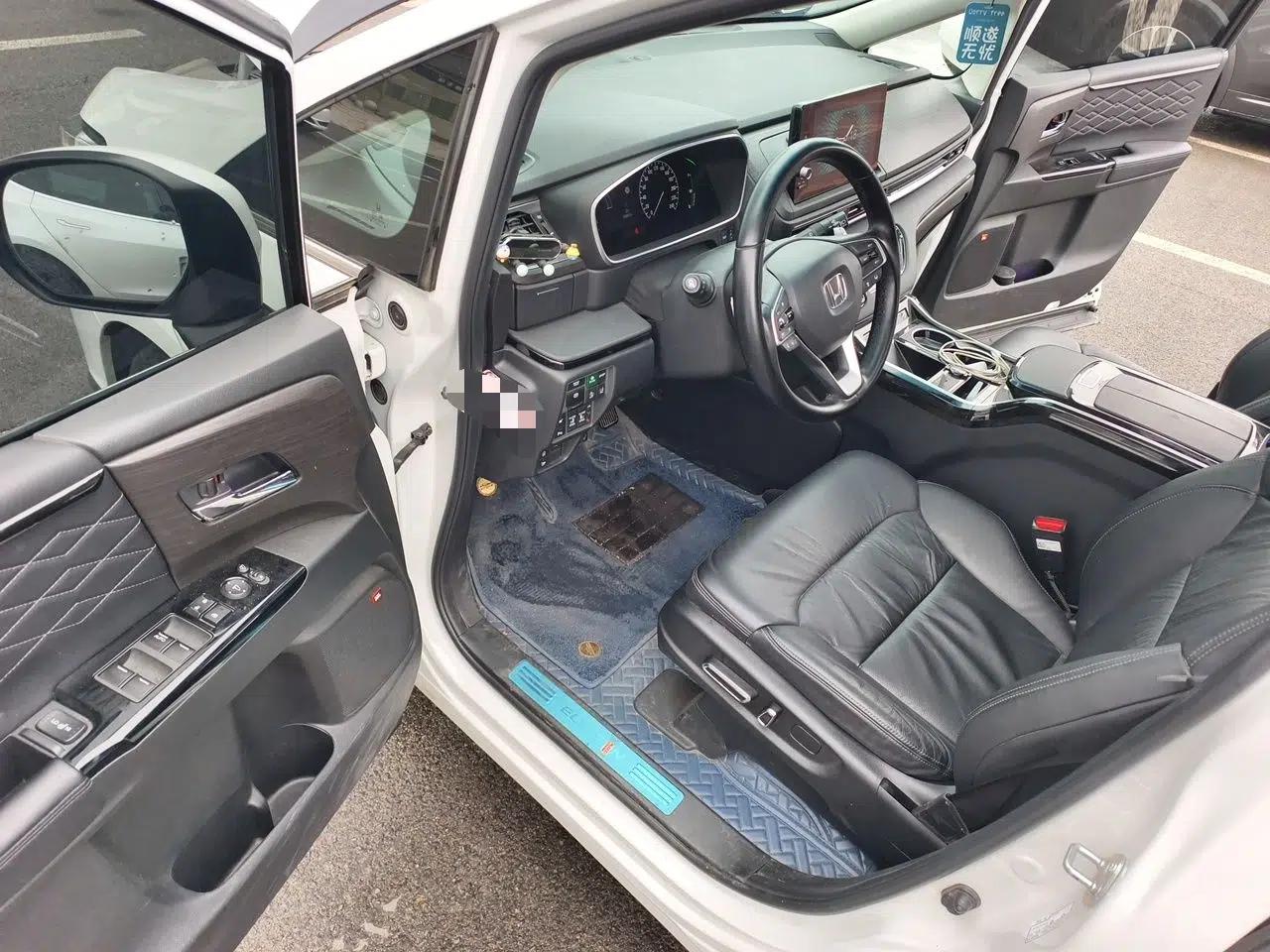 Honda Elysion 2022 2.0L eHEV Luxury First Edition — миниатюра 17