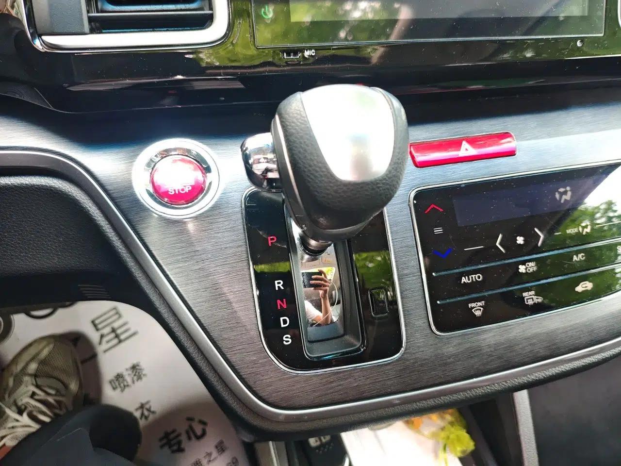 Honda Elysion 2016 2.4L Luxury Edition — миниатюра 15