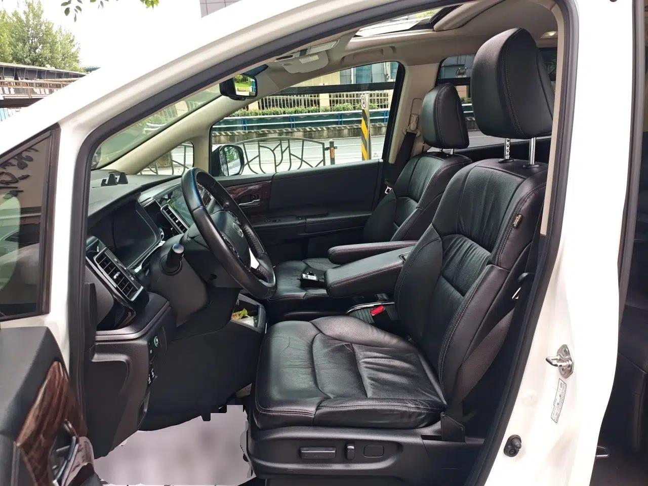 Honda Elysion 2016 2.4L Luxury Edition — миниатюра 16