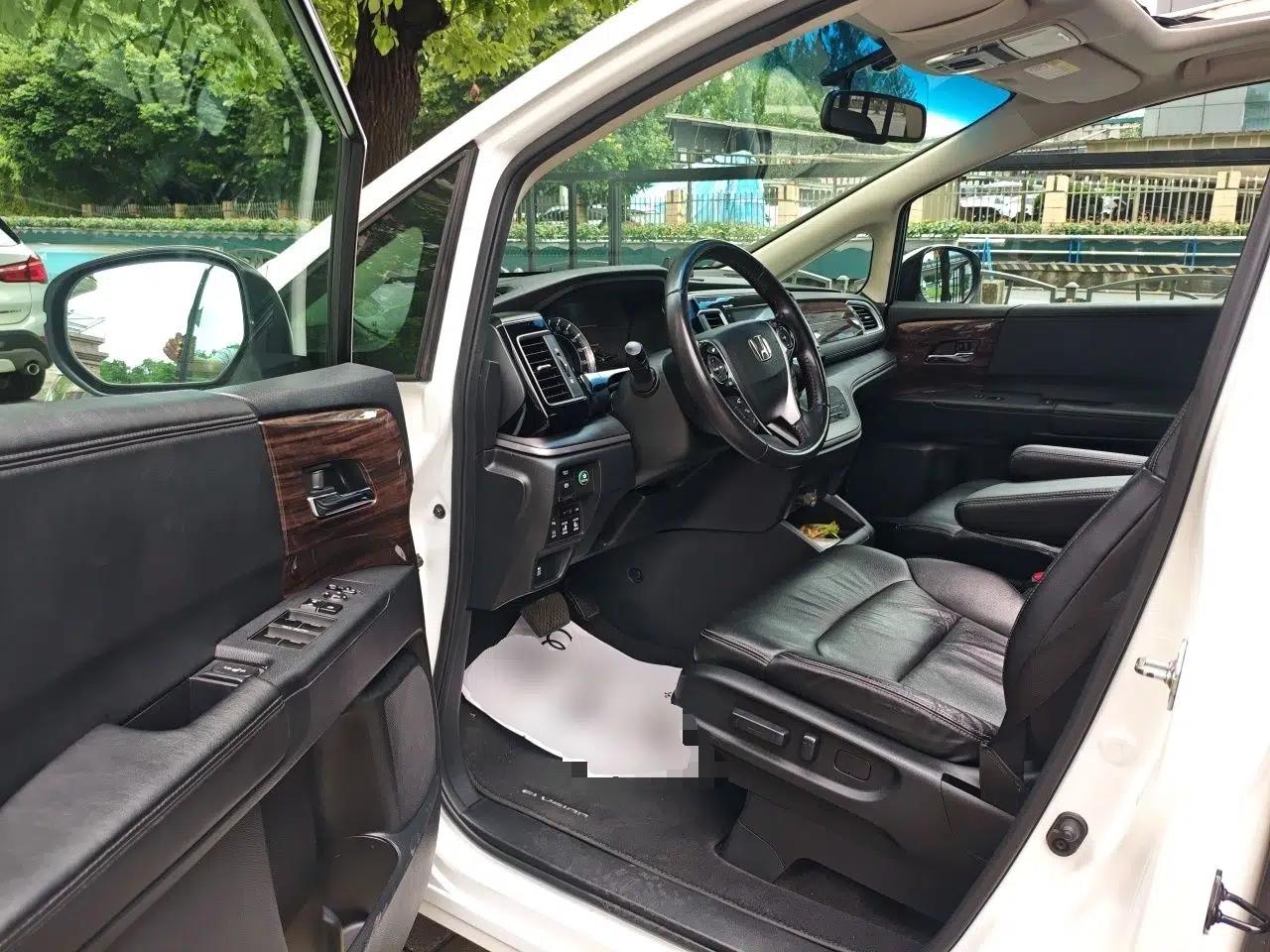 Honda Elysion 2016 2.4L Luxury Edition — миниатюра 17