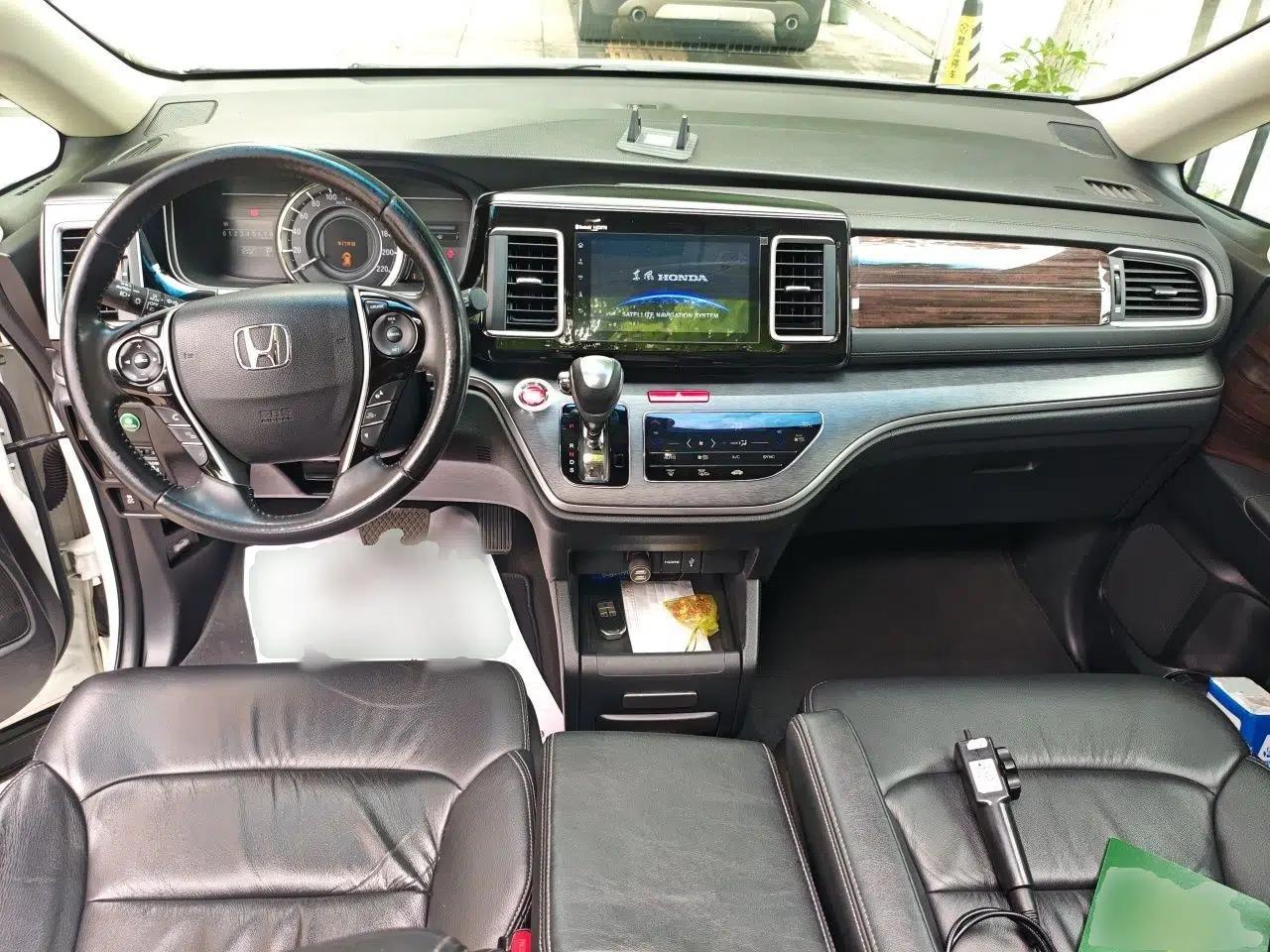 Honda Elysion 2016 2.4L Luxury Edition — миниатюра 10