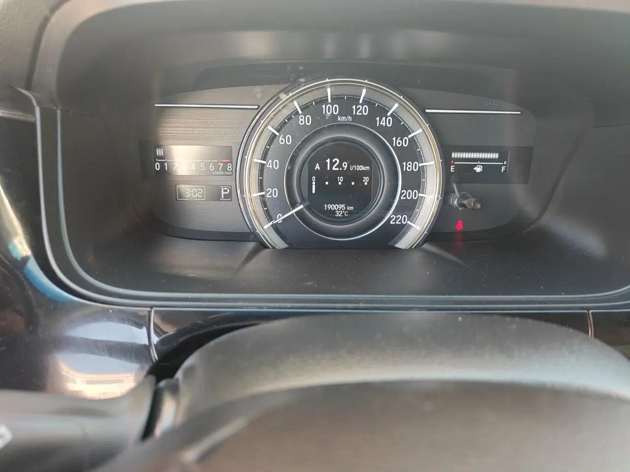 Honda Elysion 2016 2.4L Supreme Edition — миниатюра 13
