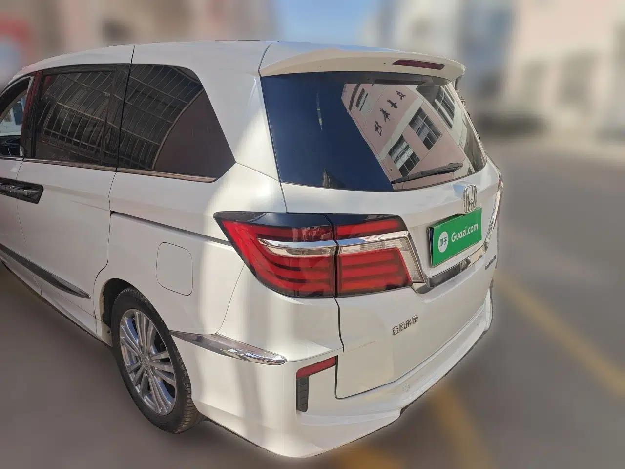 Honda Elysion 2016 2.4L Supreme Edition — миниатюра 4