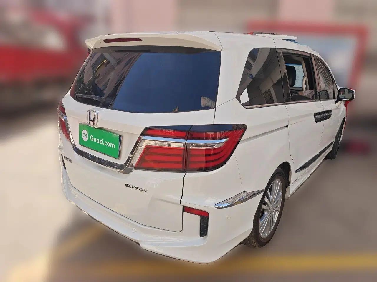 Honda Elysion 2016 2.4L Supreme Edition — миниатюра 6