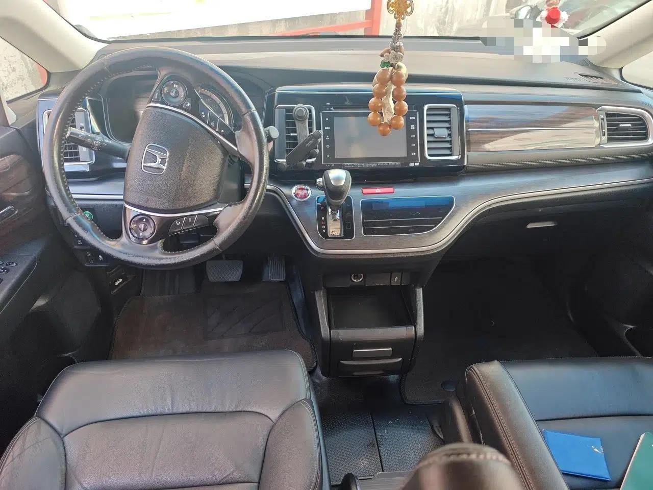 Honda Elysion 2016 2.4L Supreme Edition — миниатюра 10