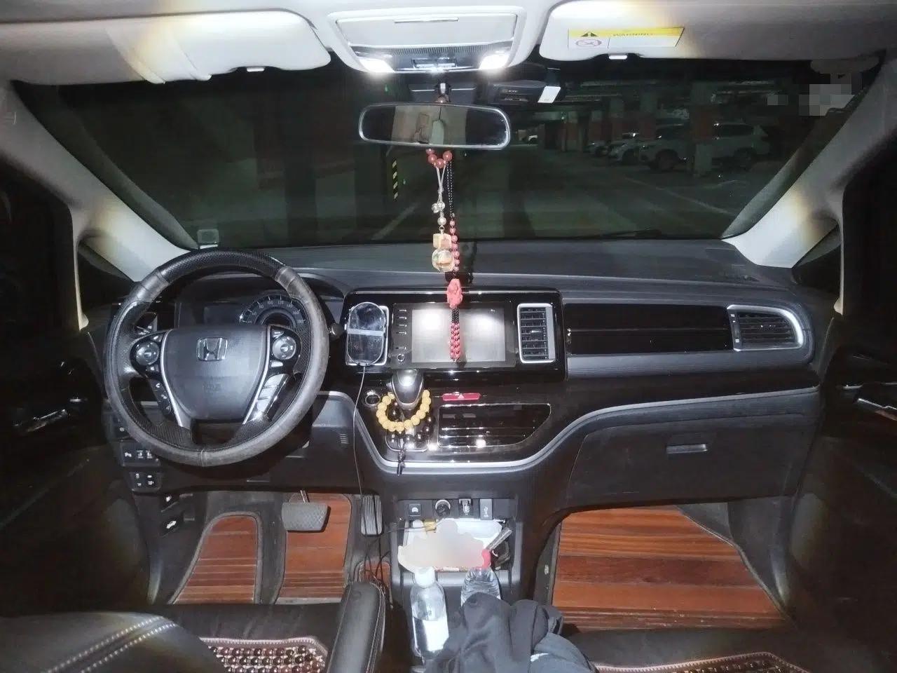 Honda Elysion 2019 2.0L Hybrid Luxury Edition — миниатюра 10