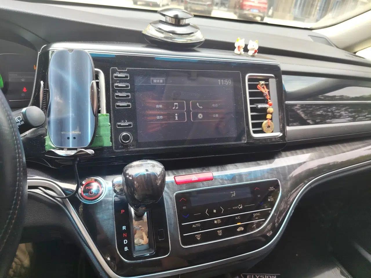 Honda Elysion 2019 2.0L Hybrid Luxury Edition — миниатюра 14