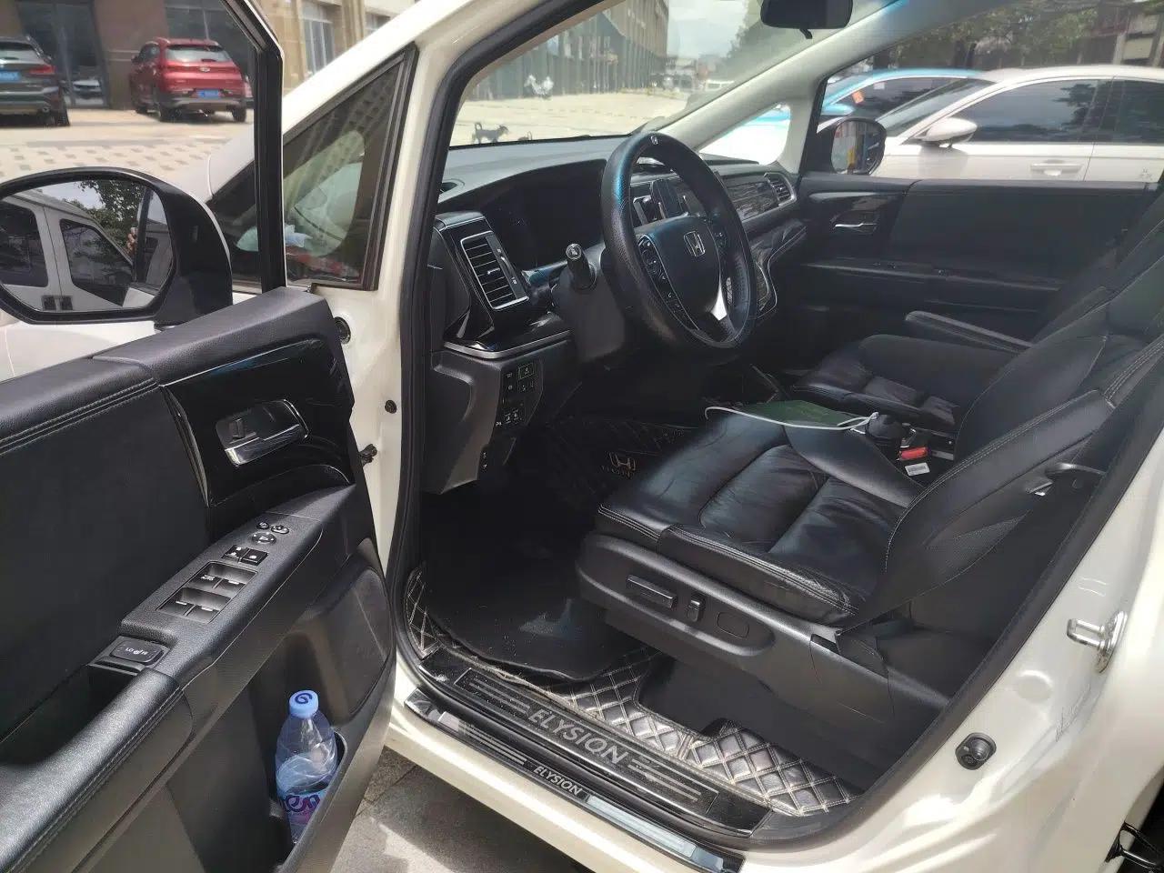 Honda Elysion 2019 2.0L Hybrid Luxury Edition — миниатюра 17