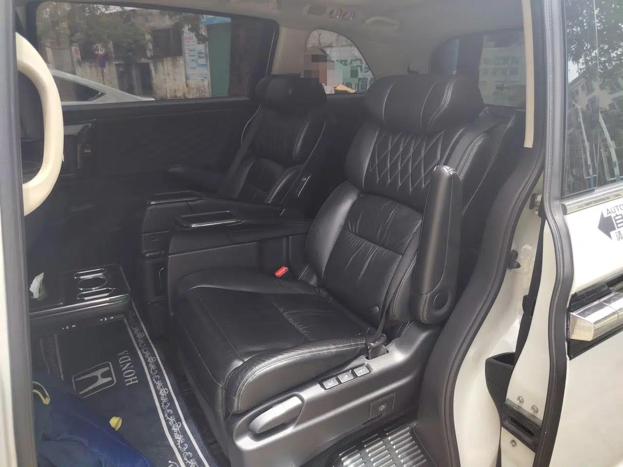 Honda Elysion 2019 2.0L Hybrid Luxury Edition — миниатюра 18