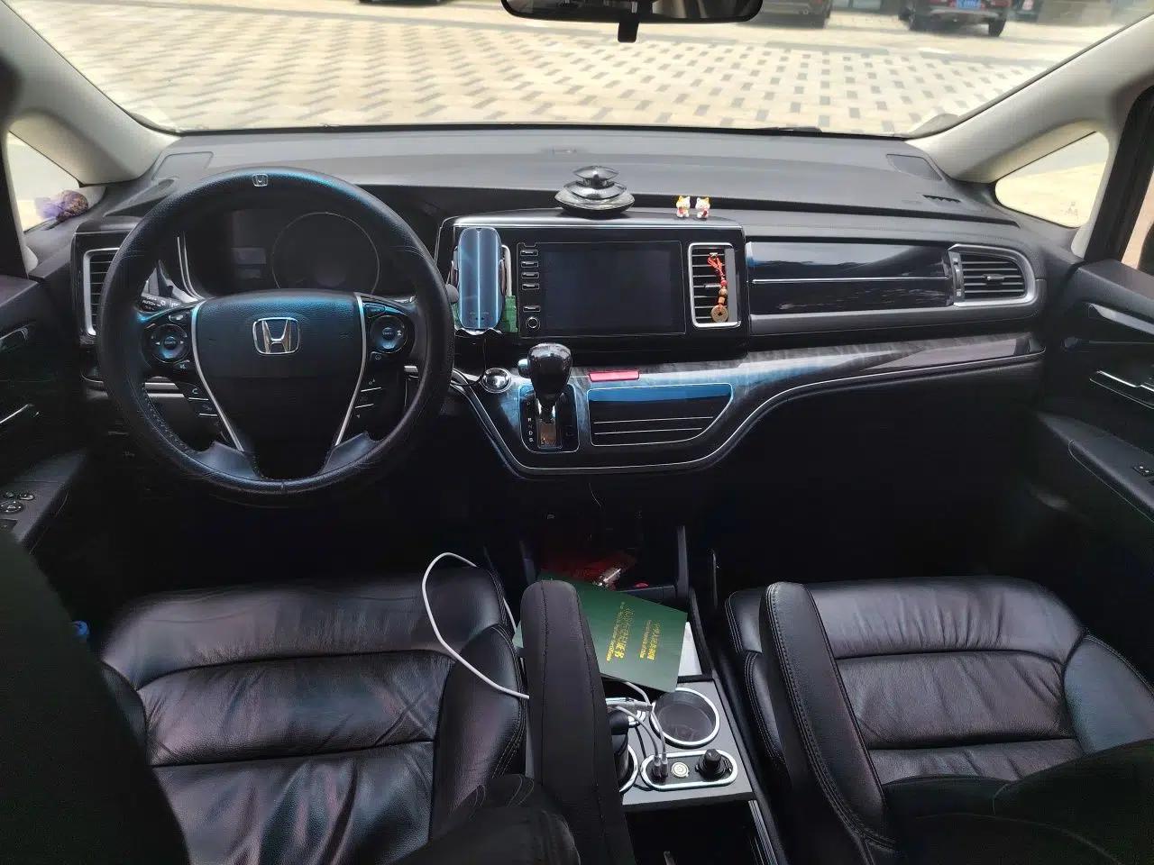 Honda Elysion 2019 2.0L Hybrid Luxury Edition — миниатюра 10