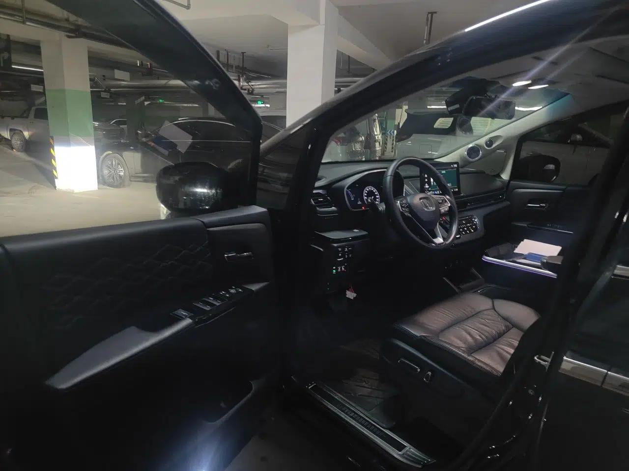 Honda Elysion 2022 2.0L eHEV Luxury Edition — миниатюра 17