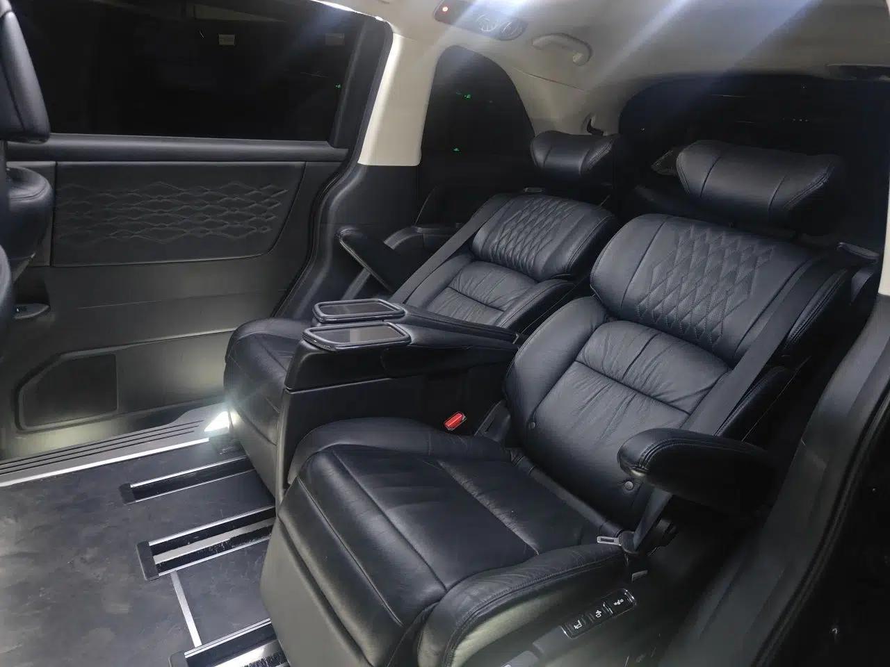 Honda Elysion 2022 2.0L eHEV Luxury Edition — миниатюра 18