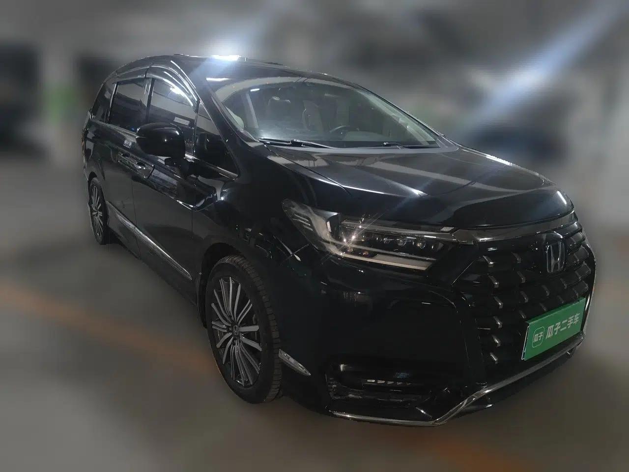 Honda Elysion 2022 2.0L eHEV Luxury Edition — миниатюра 3