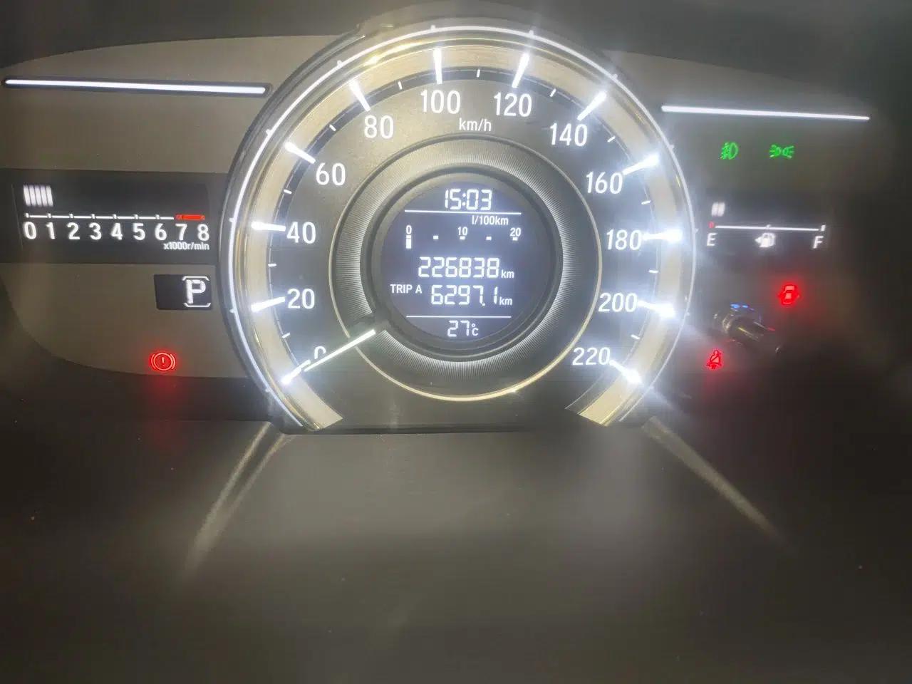 Honda Elysion 2016 2.4L Classic Edition — миниатюра 13