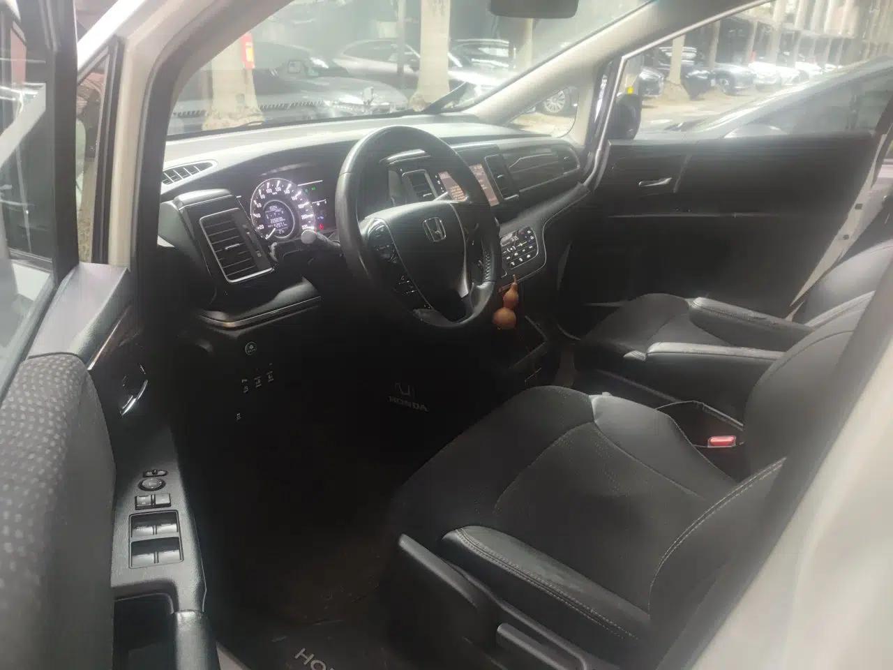 Honda Elysion 2016 2.4L Classic Edition — миниатюра 17