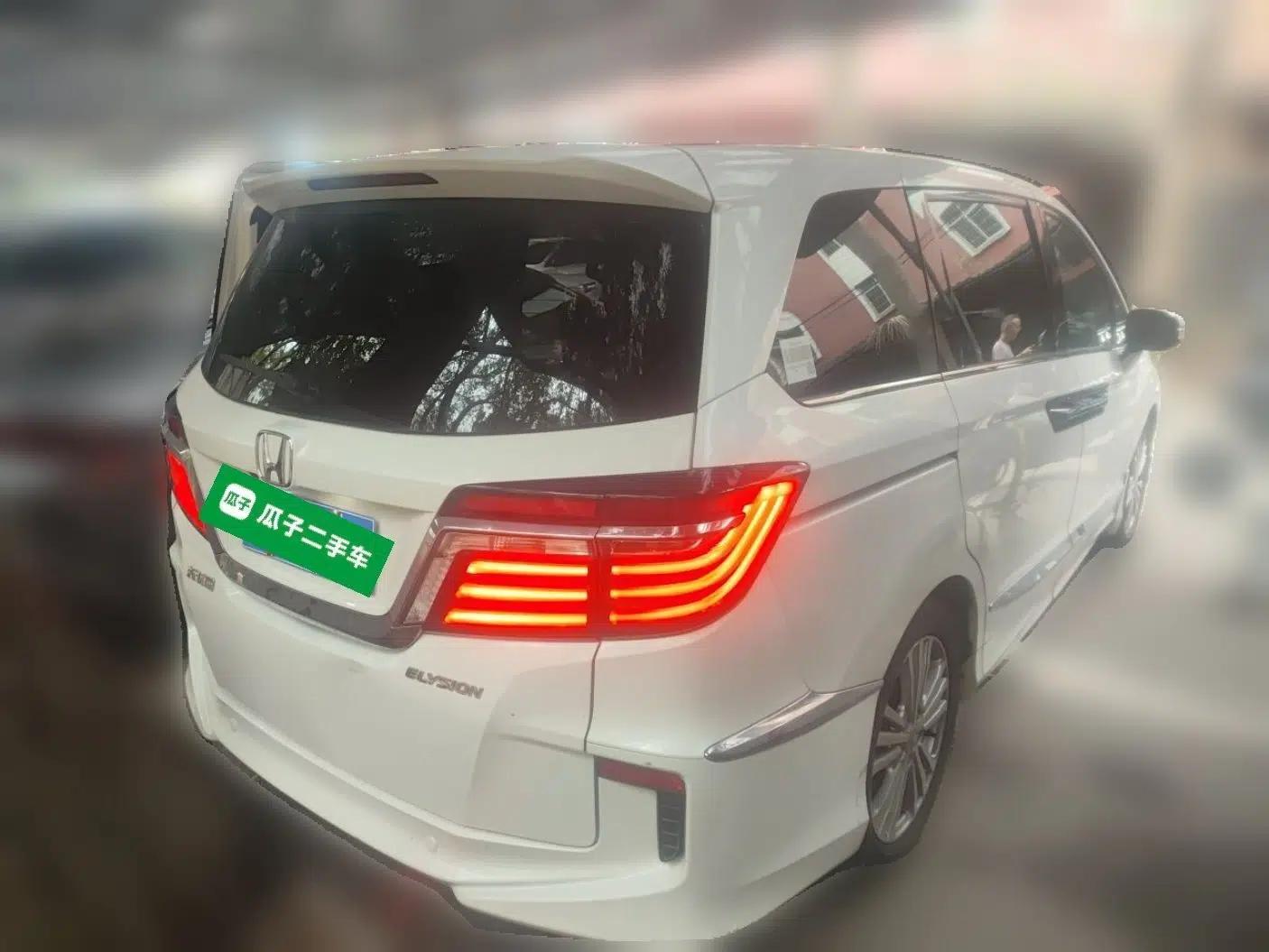 Honda Elysion 2016 2.4L Classic Edition — миниатюра 6