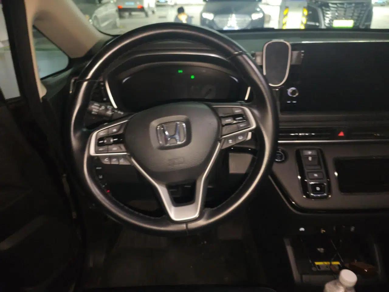 Honda Elysion 2022 2.0L eHEV Luxury First Edition — миниатюра 11