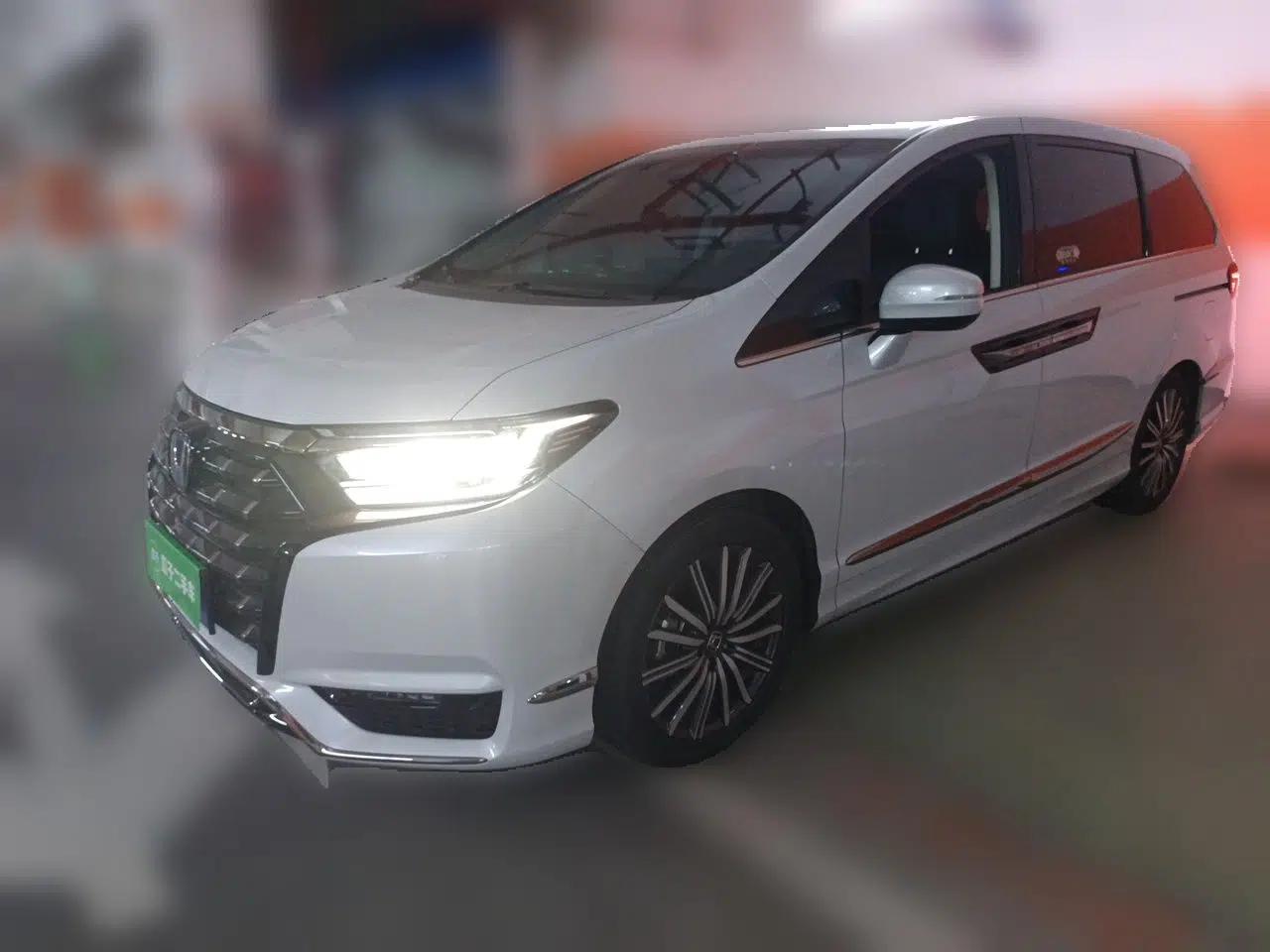 Honda Elysion 2024 2.0L eHEV Luxury Edition — миниатюра 1