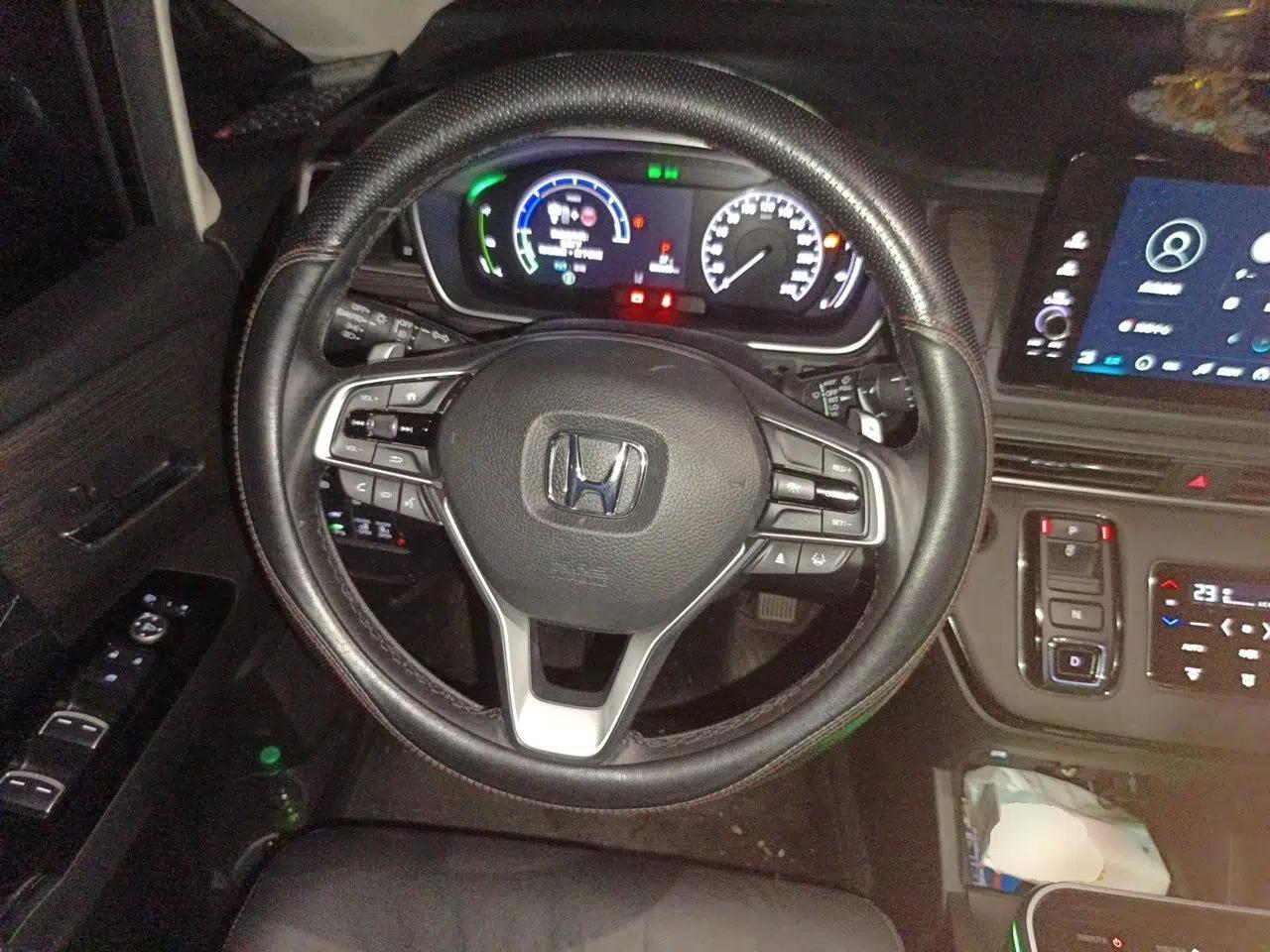 Honda Elysion 2024 2.0L eHEV Luxury Edition — миниатюра 11