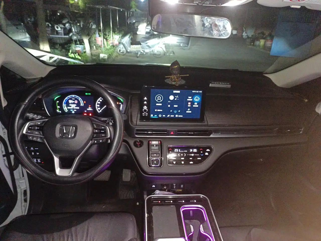 Honda Elysion 2024 2.0L eHEV Luxury Edition — миниатюра 15