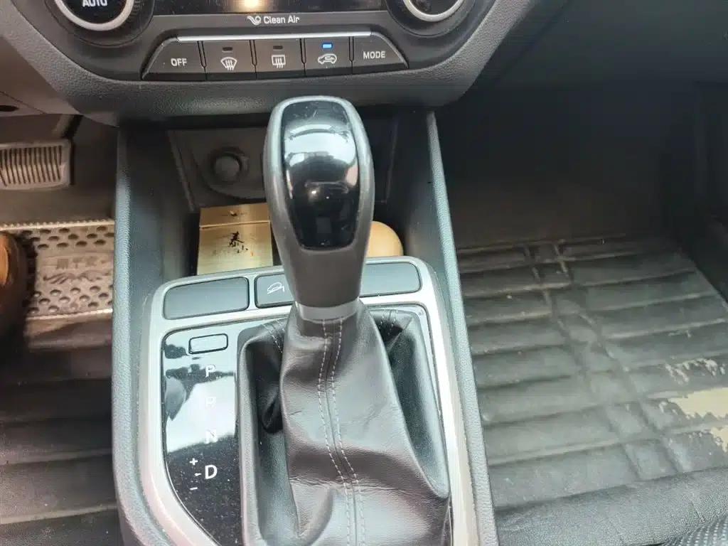 Beijing Hyundai ix25 2015 1.6L Automatic 2WD Premium DLX — миниатюра 11