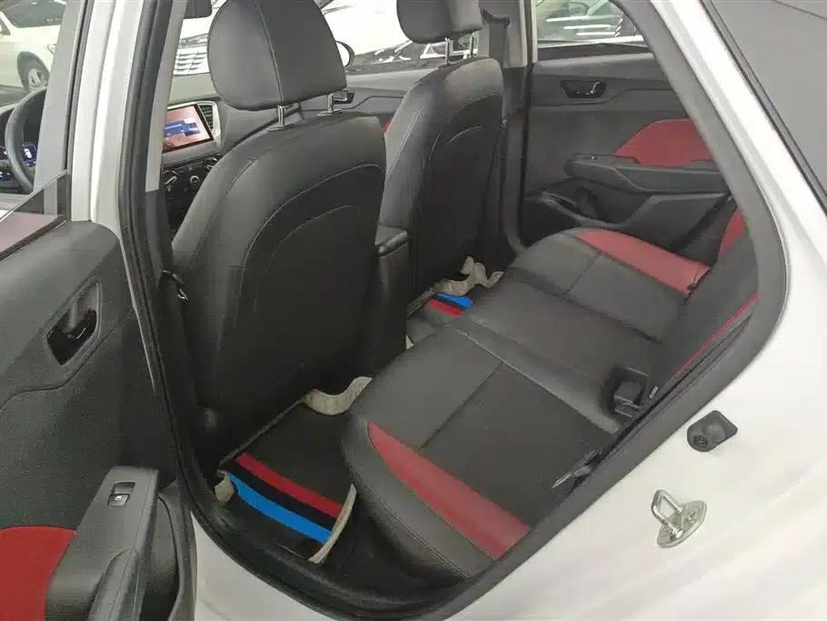2016 Hyundai Verna 1.4L Automatic Sport — миниатюра 11